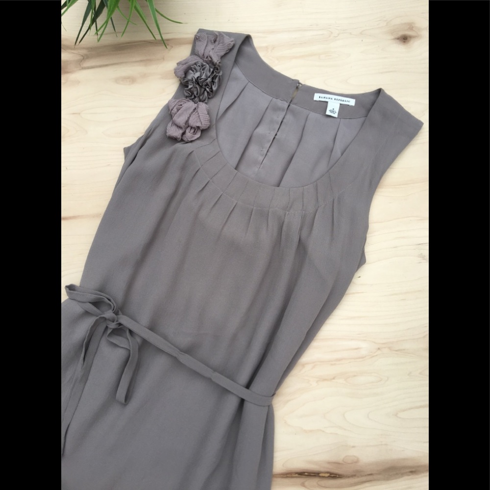 Banana Republic 100% silk, tie waist midi dress